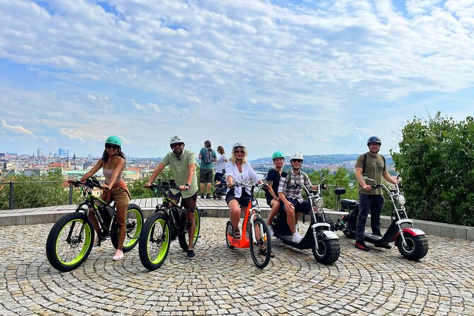 Live-Guided Trike-Harley Viewpoints tour of Prague - FAQ