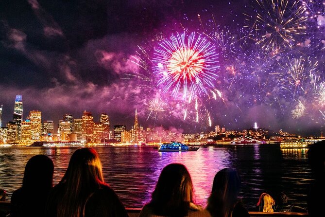 NYC July 4th Fireworks on a Luxury Yacht with Open Bar and Dinner - FAQ