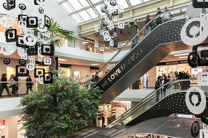 Outlet Serravalle o FoxTown Con Autista Privato Da Milano - The Sum Up