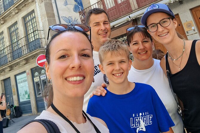 Port: History and Legends walking tour - Who Should Consider This Tour?