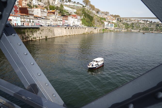 Port:Douro private cruiser (only for you) 6 bridges/sunset - FAQs