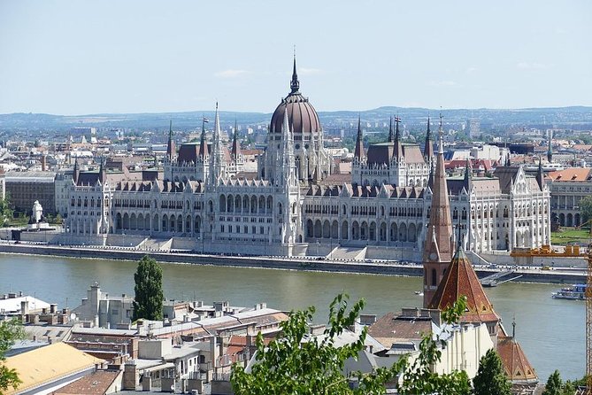 Private 4-hour Walking Tour of Budapest with official tour guide - Who Should Book This Tour?