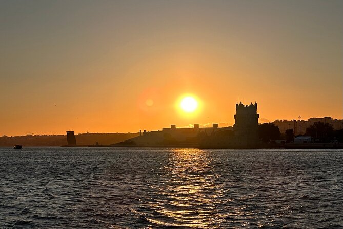 Private Sunset Sailing Boat Tour in Lisbon - Crew and Comfort