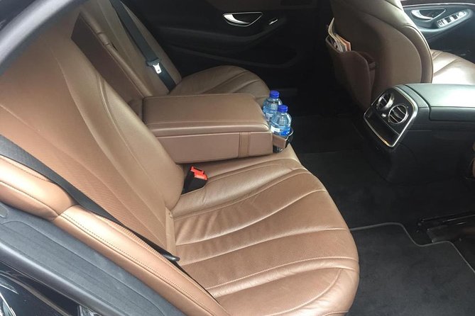 Private transfer from Dusseldorf to Amsterdam or Schiphol Airport - Authentic Insights from Reviewers