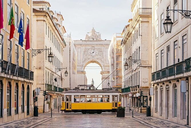 Private Van Transfer from Lisbon to Airport - Who Will Love This Service?  