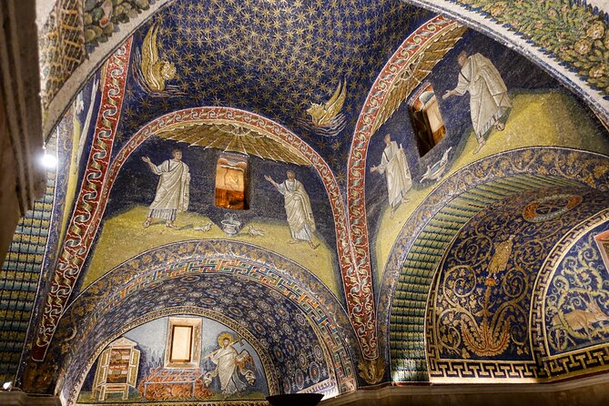Ravenna Walking Tour with Audio and Written Guide by a Local - Navigating the Tour