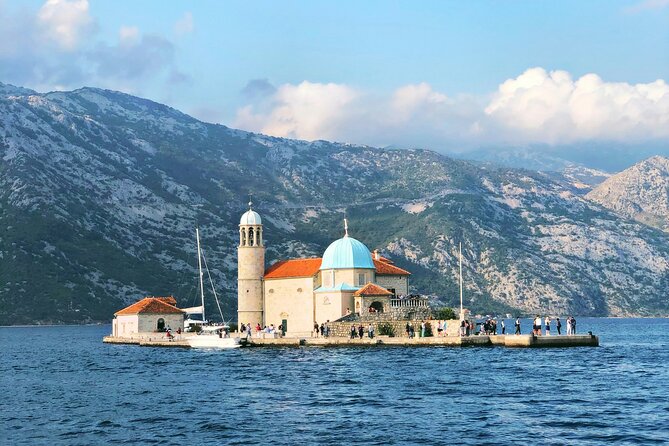 Rent a speedboat - up to 15 people(charged per hour) - What You’ll Love About This Tour