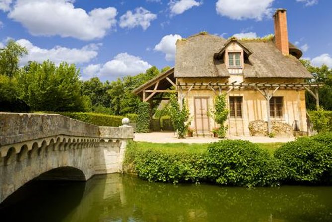 Versailles Palace Guided Tour with Gardens, Trianons & The Hamlet - FAQ