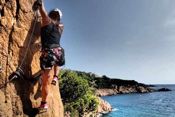 Via ferrata Cala del Molí in Sant Feliu de Guíxols - The Guides and Their Role in Your Experience