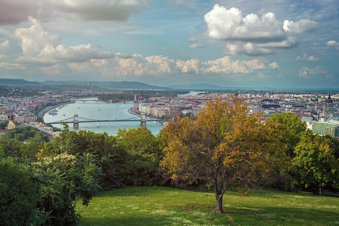 Vienna/Bratislava:DayTrip to Budapest and Bratislava,two capitals - The Experience of the Guides