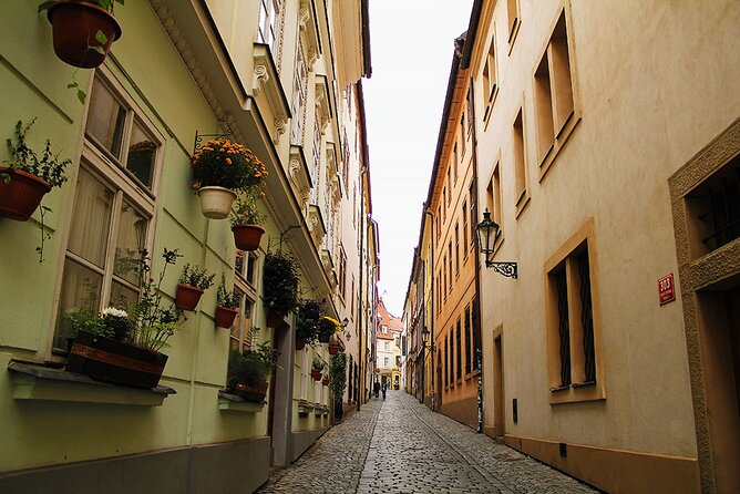 Walking through ages: 11th to 21st century, Prague flavoured - Who Should Take This Tour?