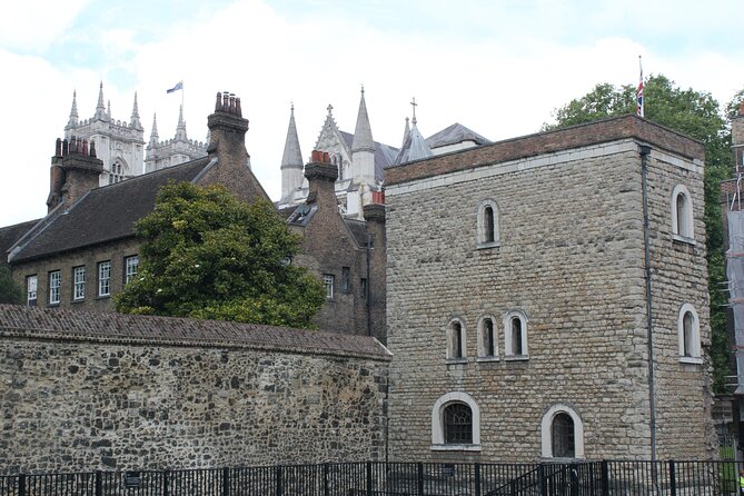 1 Hour Guided AI Walking Tour from Big Ben London in Any Language - Who Will Benefit Most from This Tour?