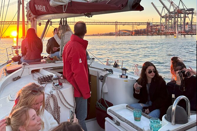 2 Hours Private Sailing Tour with Wine and Snacks - Practical Considerations