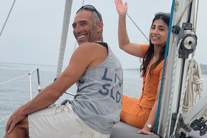 2 Hours Romantic experience for two by sailboat in Cascais - FAQs