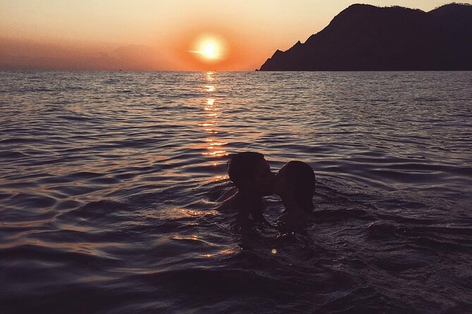 2 Hr Shared Cinque Terre Sunset Cruise with Swim Stop {wine inc!} - FAQ