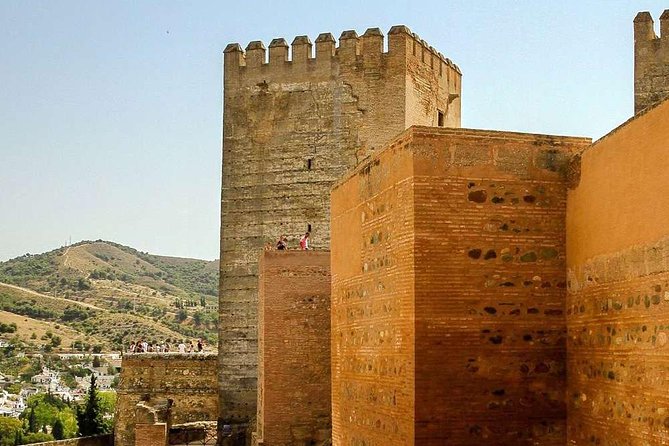 Alhambra Private Tour: Nasrid Palaces, Alcazaba and Generalife - FAQ