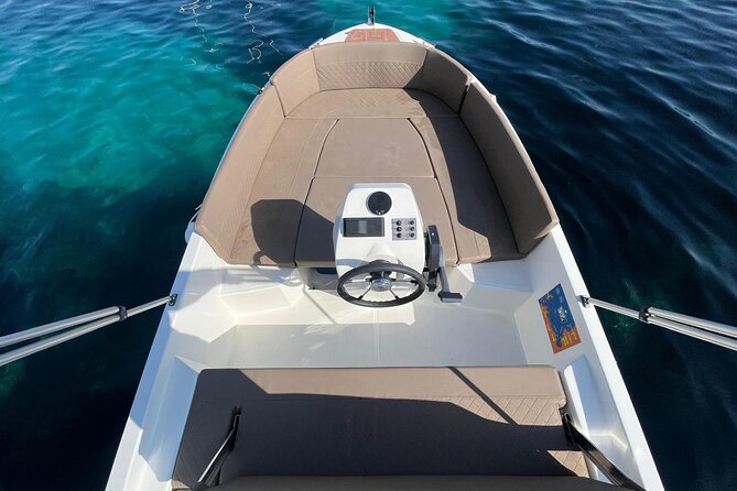 Boat Rental Without License in Ibiza and San Antonio - The Sum Up