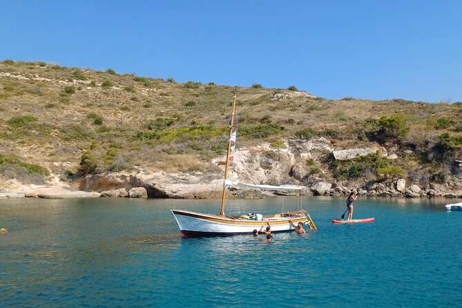 Electric Boat Daily Cruises - The Experience from a Travelers Perspective