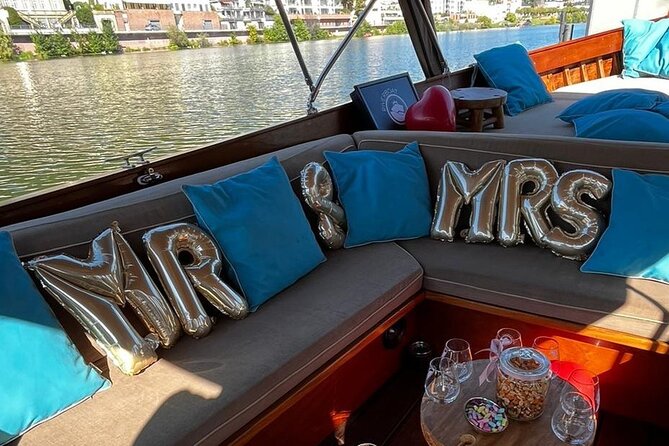 Exclusive private boat trip for couples in Heidelberg - The Sum Up