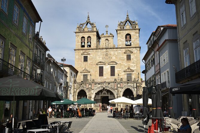 Full-Day Braga & Guimarães Guided Semi-Private Tour with Lunch from Porto - Stop 2: Braga Cathedral (Se de Braga)