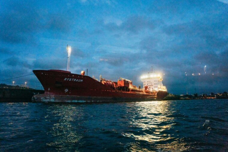 Hamburg: 90-Minute Evening Lights Harbor Cruise - Authentic Reviews and Tips from Travelers