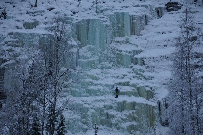 Korouoma- loop hiking to the magical frozen waterfalls - The Experience with Guides