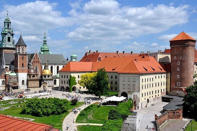 Krakow Airport Transfers : Krakow Airport KRK to Krakow City in Luxury Van - The Journey: From Krakow Airport to the City