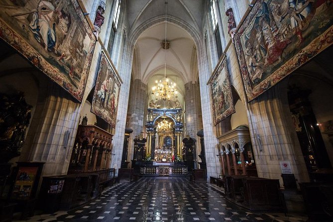 Krakow Expanded - Full Day Tour from Warsaw by private car - Academic and Cultural Insights: Jagiellonian University