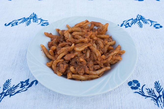 Lunch or dinner and cooking demo at a local home in Chieti - FAQ