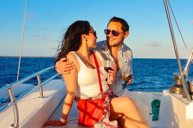 Luxury Sunset Sailing Cruise in Cancun with Light Dinner and Open Bar - The Sum Up: Who Is This Tour Perfect For?