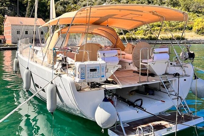 Modern VIP 18 Meter Luxury Sailing Yacht - The Perfect Day - Who Should Book This Tour?