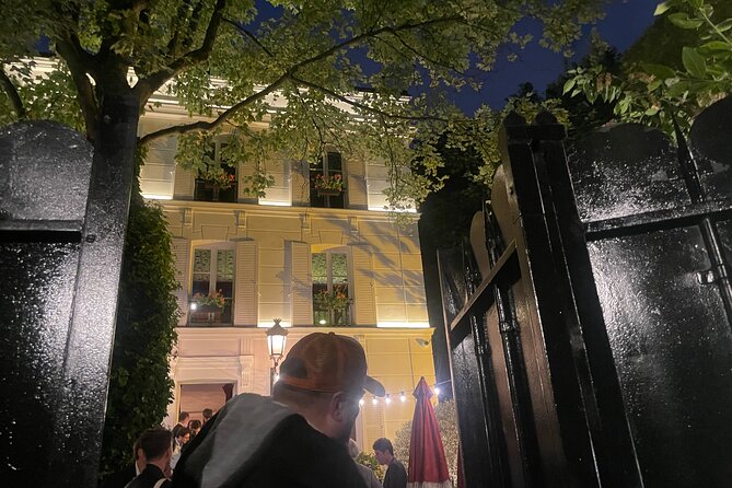 Montmarte Confidential - Frequently Asked Questions