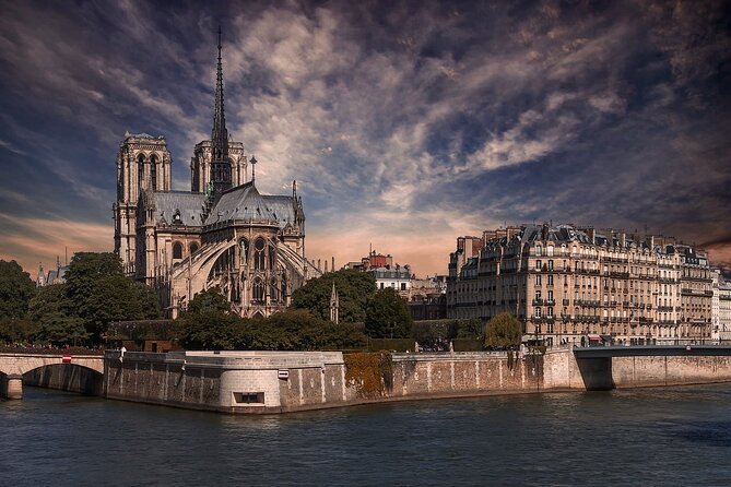 Notre Dame Cathedral Outdoor Walking Tour - The Sum Up