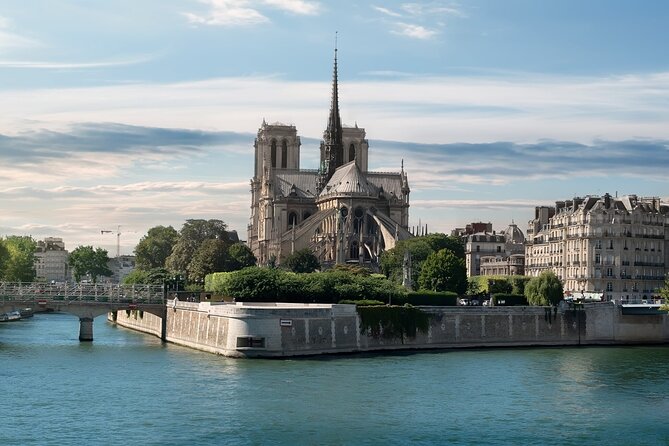 Paris: Cruise, gourmet dinner & live show - Authentic Perspectives from Past Guests