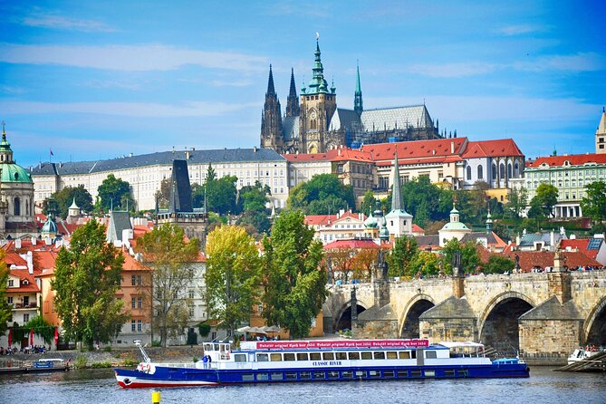 Prague Combo: Castle Guided Tour, Bus and Optional Boat - FAQs