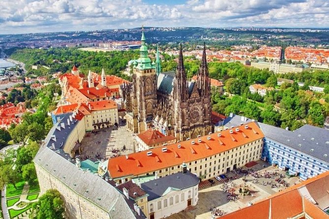 Prague's charming old places tour in Russian language - FAQ