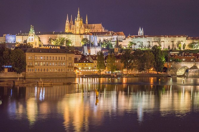 Private Transfer from Vienna to Prague with 2h of Sightseeing - Comfort, Vehicles, and Driver Expertise