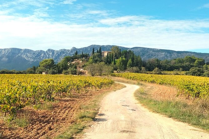 Romantic Couple's Day to Relax in Provence off the beaten path - Who Would Love This Tour?