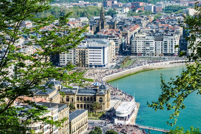 San Sebastian Scavenger Hunt and Highlights Self-Guided Tour - Who Will Love This Tour?