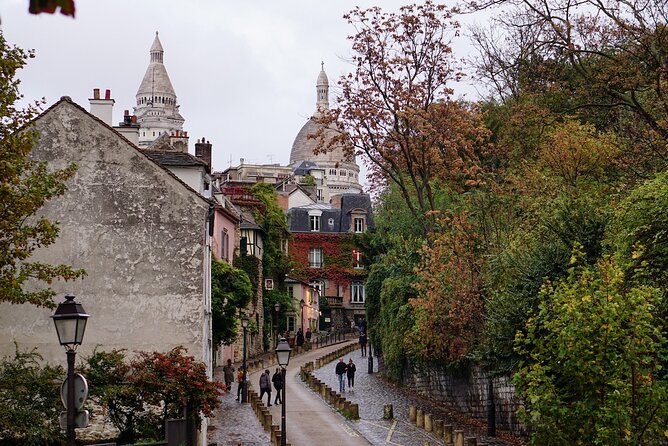 Small group visit to the Montmartre district in Italian - FAQs