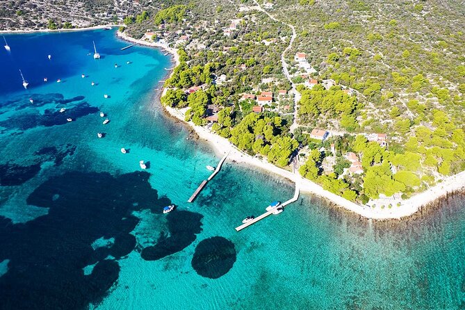 Speedboat Blue Lagoon & 3 Islands tour from Trogir - Stop 3: Maslinica — Charm, Lunch, and Exploration