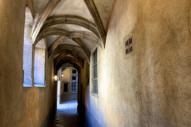Taste Lyons Local Wines & Explore Hidden Traboules - What Reviewers Say