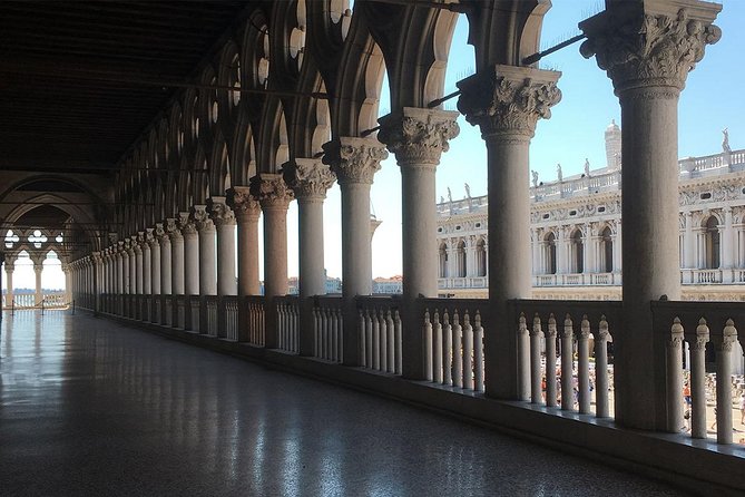 The sacred meets the prophane (free tour to Murano included) - PRIVATE - FAQ