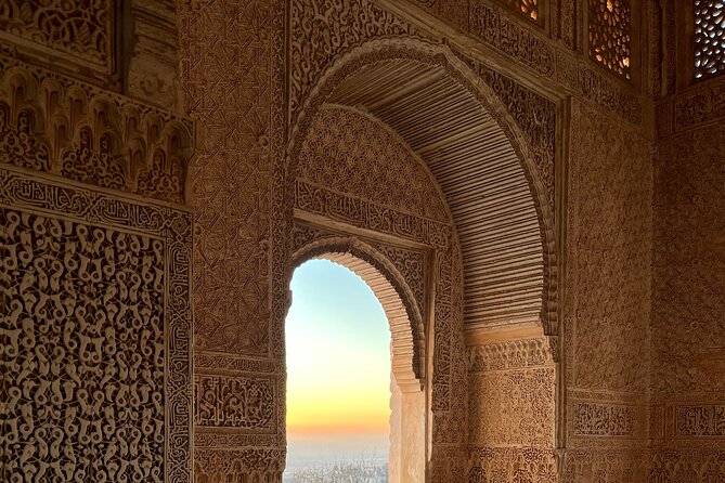 Unforgettable Alhambra Tour: group tour - Practical Details
