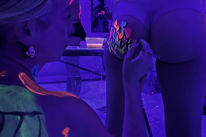 UV Body Painting Experience for Couples in Brooklyn - What’s Included and What’s Not