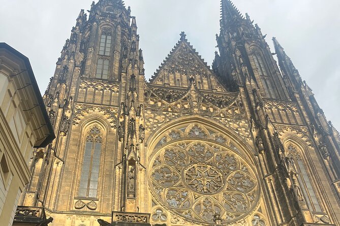 Walking Tour in Prague Castle complex by Czechoslovak Local - Practical Details & Considerations