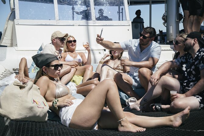 Boat Party - Party on the Tagus River - FAQs