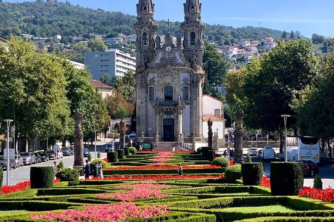Braga/Guimarães: 1 Day with Lunch + farm and wine tasting - Guimarães: The Birthplace of Portugal