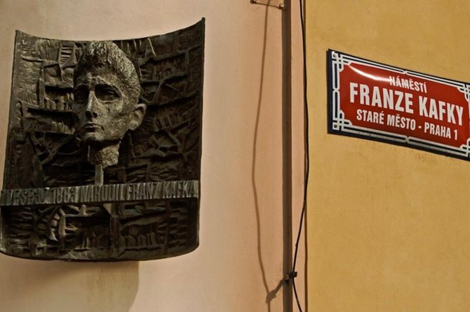 City tour to the top 10 attractions in Prague private tour - The Sum Up