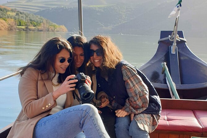 Douro Valley-Expert Guide-Boat-Lunch-Tastings Premium Service - In The Sum Up